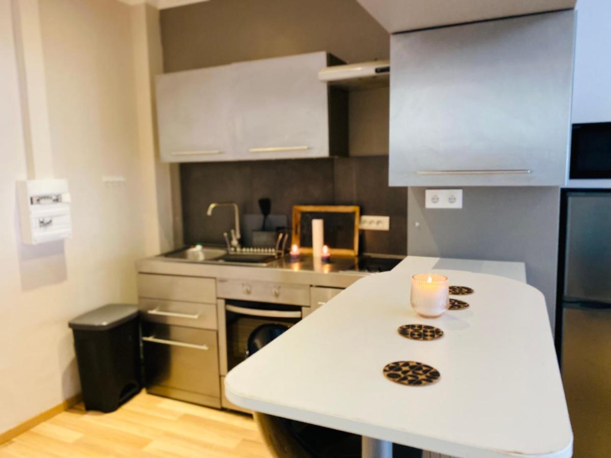 Magnifique 60m2 ,3 Pieces , Equipee,tres Lumineux, 2 Minutes A Pied De La Plage Apartment