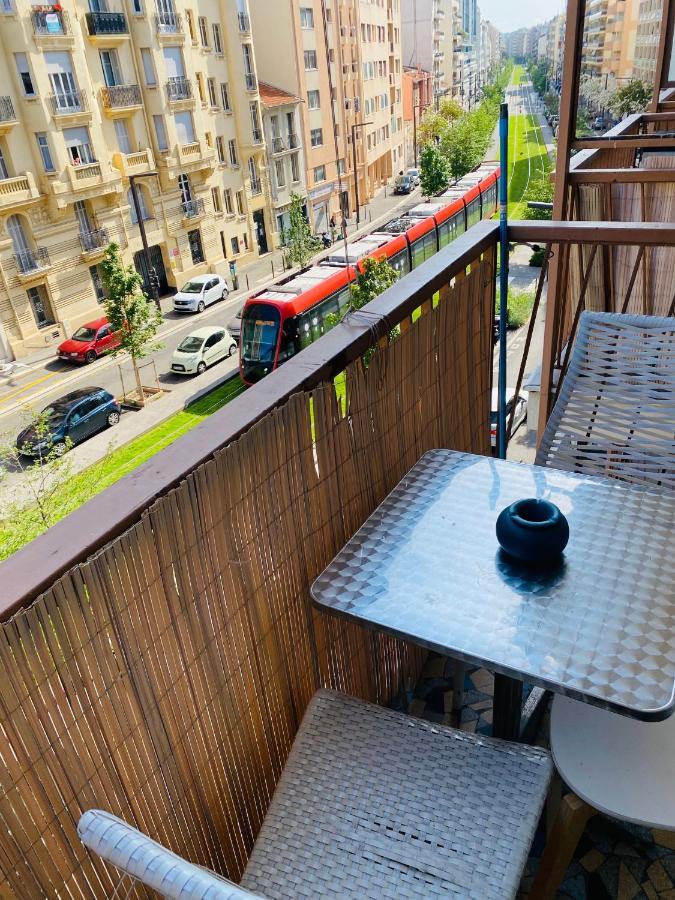 Apartment Magnifique 60m2 ,3 Pieces , Equipee,tres Lumineux, 2 Minutes A Pied De La Plage Nizza