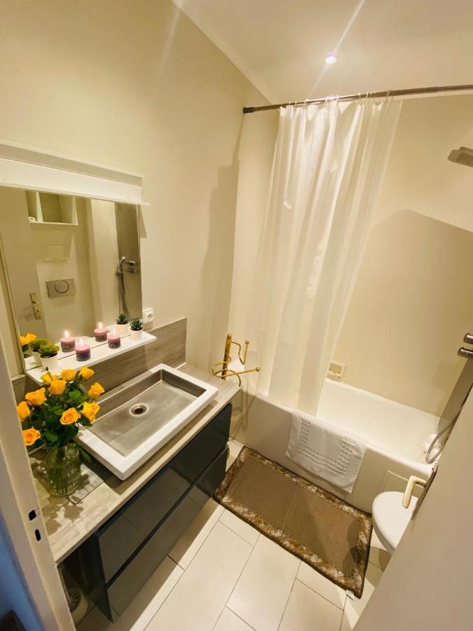 Magnifique 60m2 ,3 Pieces , Equipee,tres Lumineux, 2 Minutes A Pied De La Plage Apartment Nizza