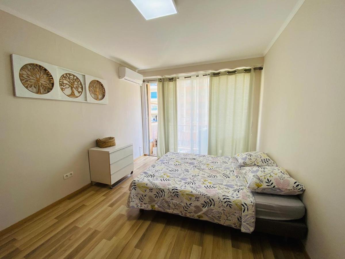 Magnifique 60m2 ,3 Pieces , Equipee,tres Lumineux, 2 Minutes A Pied De La Plage Apartment Nizza
